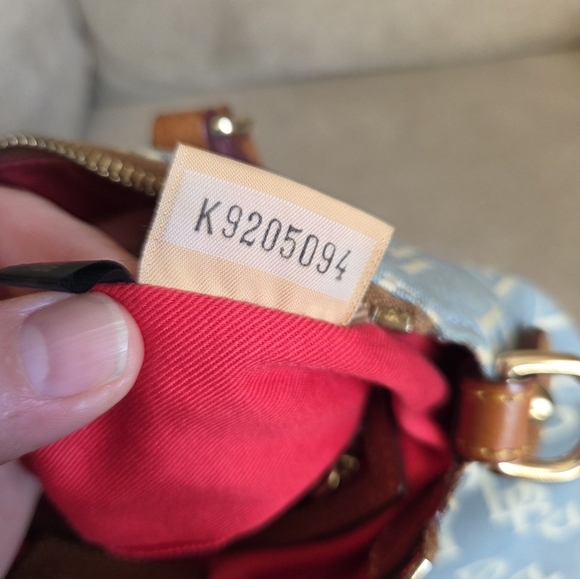 Dooney & Bourke - Picture 4 of 10